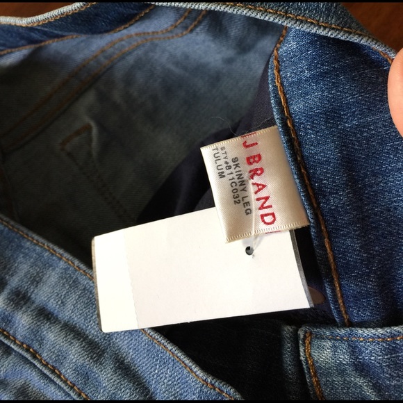 J Brand 811 Mid-rise skinny distressed Jeans Tulum - Picture 6 of 11